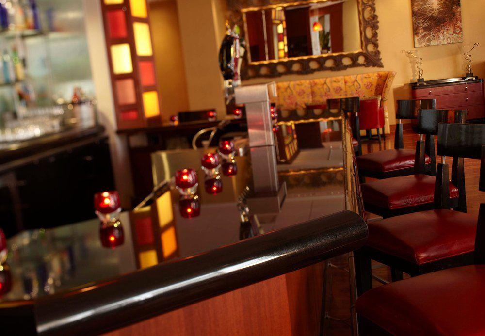 Hotel Renaissance Downtown