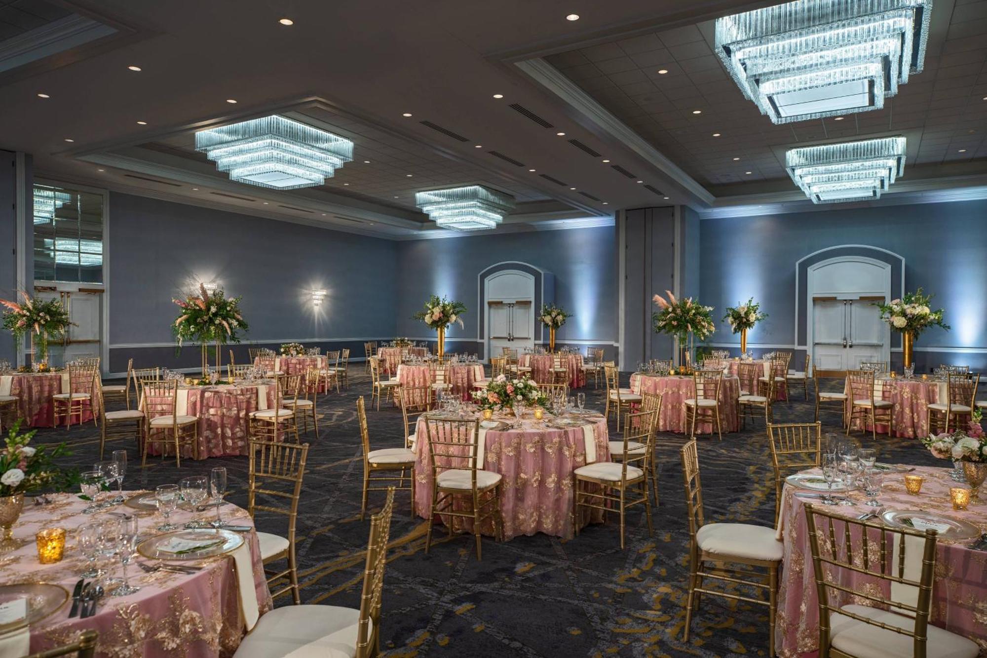 Hotel Renaissance Downtown Columbus