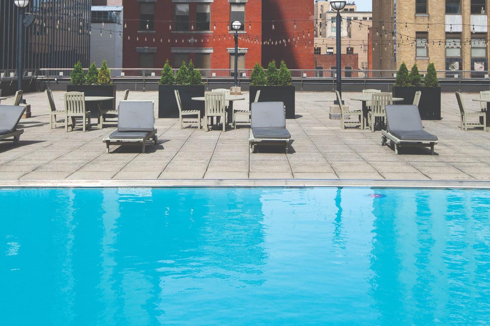 Hotel Renaissance Downtown 4*