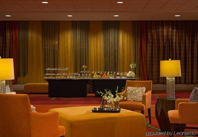 Renaissance Downtown Hotel 4*