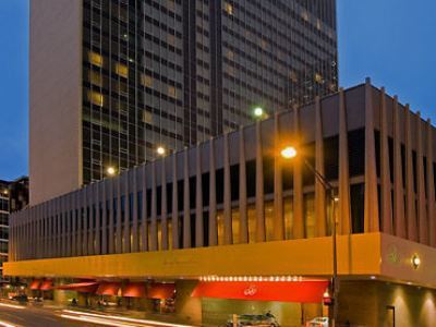 Renaissance Downtown 4*