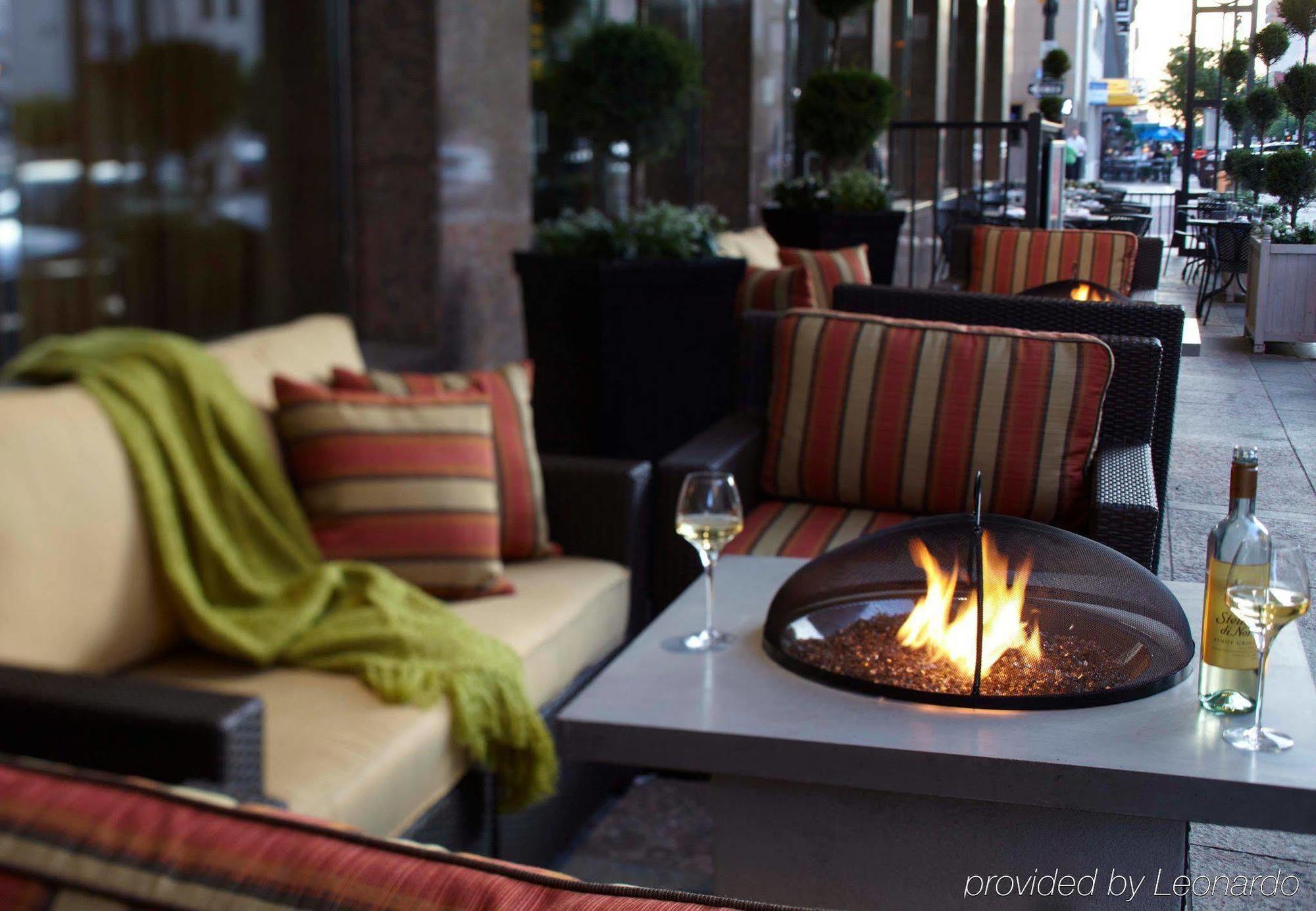 Renaissance Downtown 4*