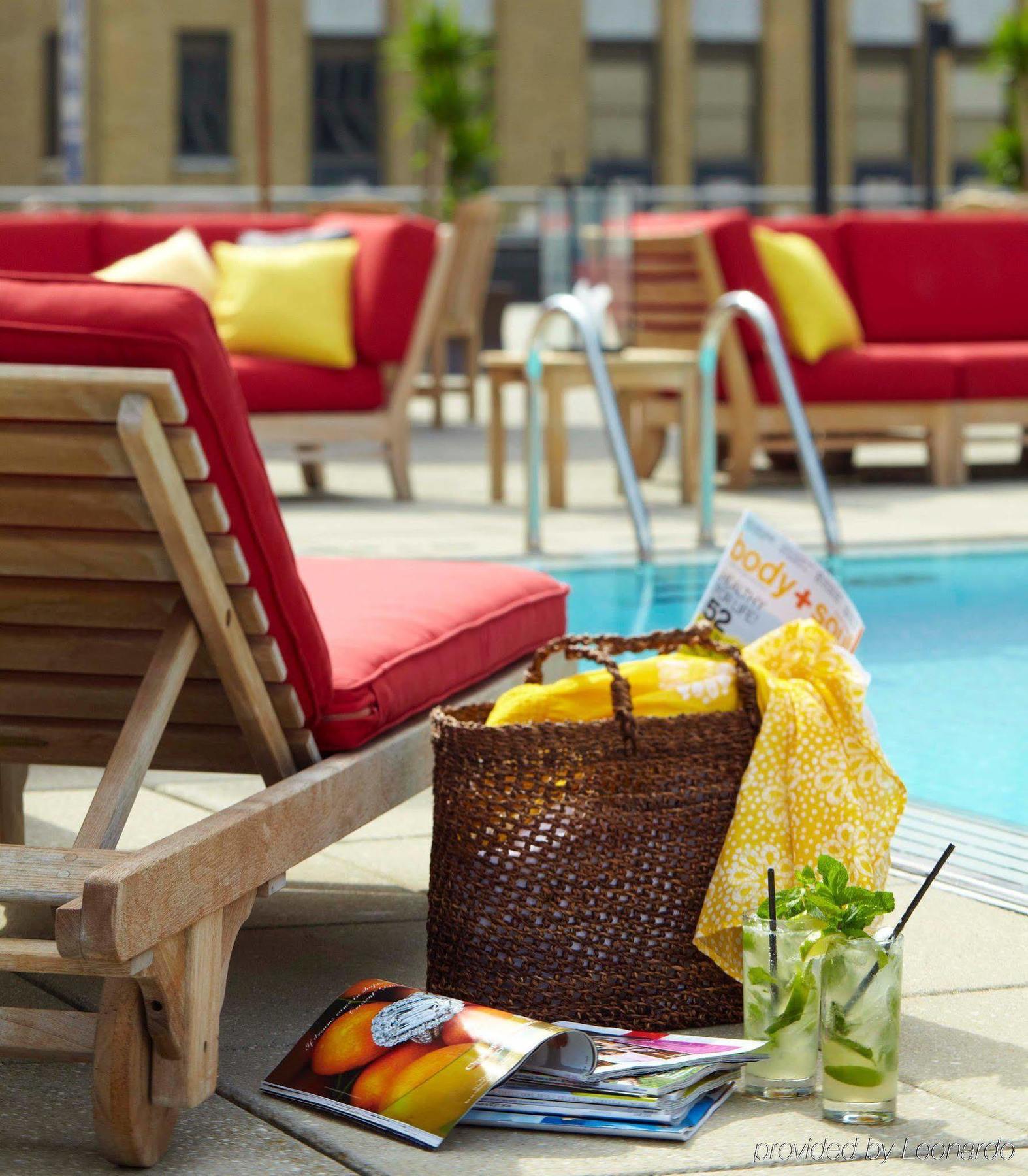Renaissance Downtown 4*