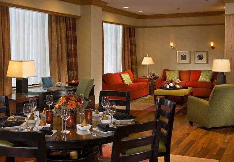 Renaissance Downtown 4*