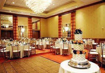 Renaissance Downtown Hotel 4*