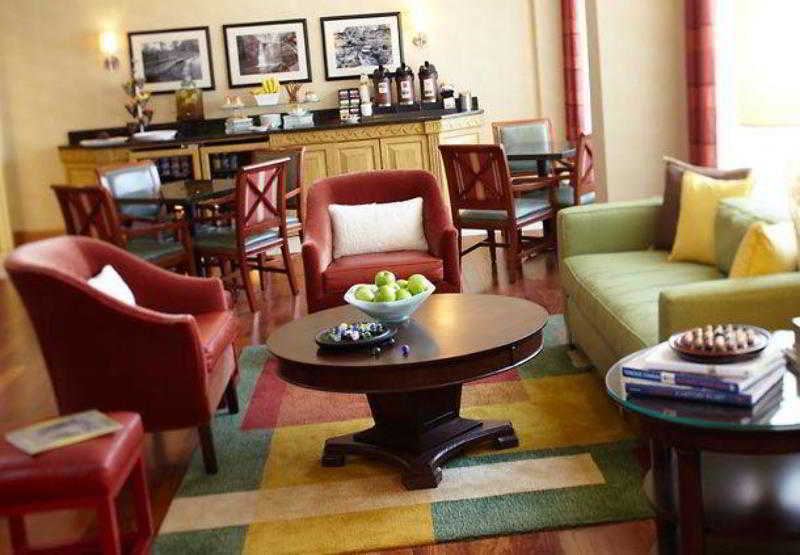 Hotel Renaissance Downtown 4*